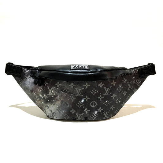 LOUIS VUITTON M44444 モノグラムギャラクシー ディスカバリー・バムバッグ カバン ウエストバッグ ボディバッグ モノグラムギャラクシーキャンバス メンズ ブラック シルバー×ブラック