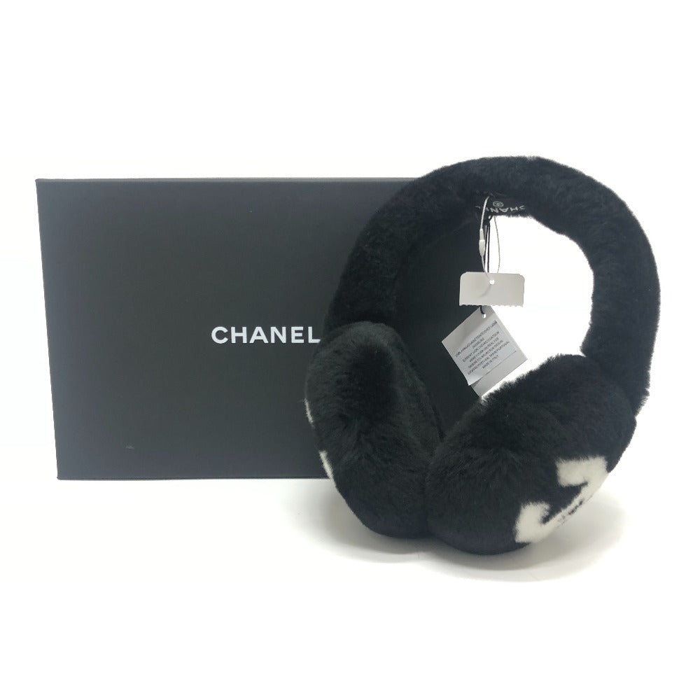 CHANEL CC Mark Fashion accessories, winter clothing, earmuffs, fur Earmuff Mouton Black/White Used