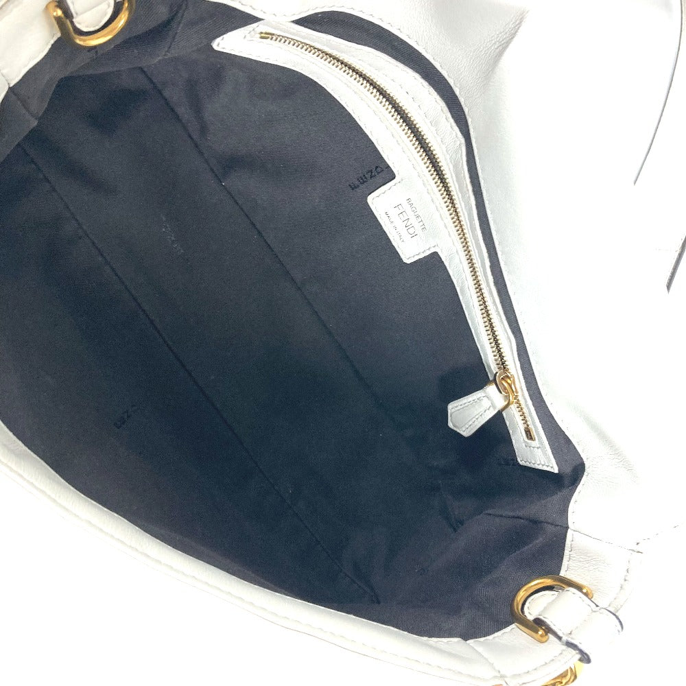FENDI 8BR600 ズッカ マンマバケット 肩掛け 2WAYバッグ カバン ショルダーバッグ レザー レディース ホワイト