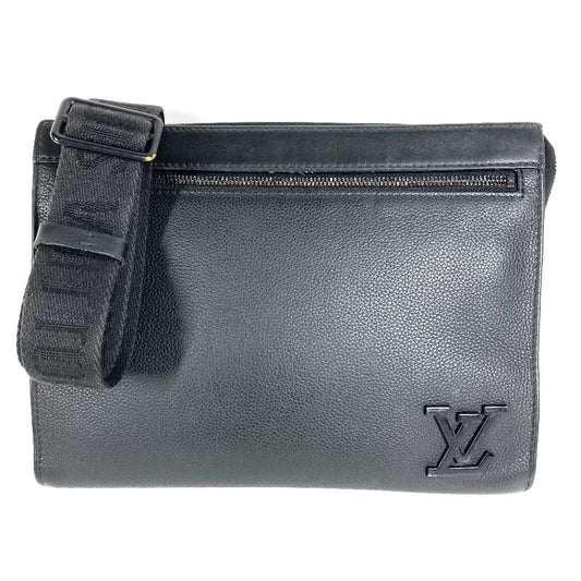 LOUIS VUITTON M59329 アエログラム メッセンジャーヴォワヤージュ カバン 斜め掛け ポシェット 2WAYバッグ クラッチバッグ ショルダーバッグ レザー ユニセックス ブラック