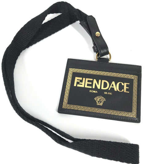 VERSACE フェンディ FENDI コラボ FENDACE フェンダーチェ ネックストラップ付 IDホルダー メデューサ カードケース レザー ユニセックス ブラック