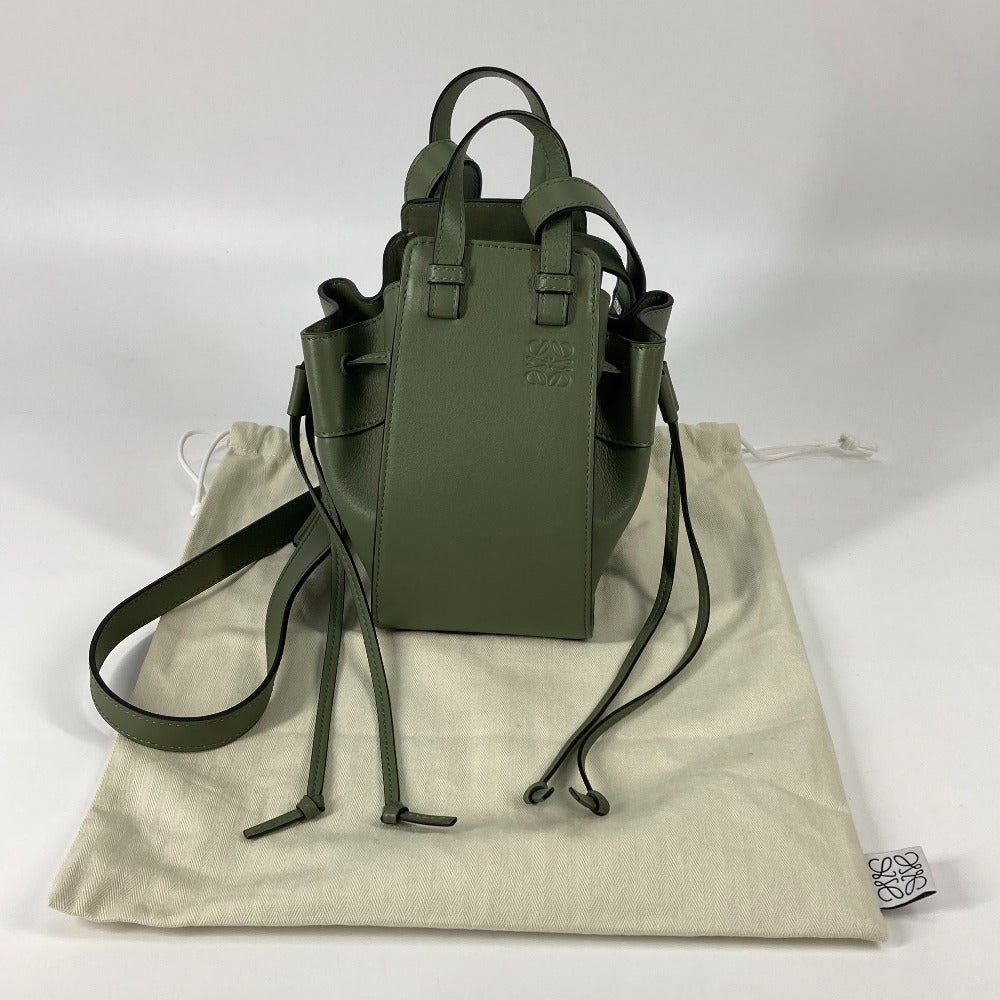 LOEWE 肩掛け 斜め掛け ハンモック ドローストリングバッグ ミニ ハンドバッグ 斜め掛け ショルダーバッグ レザー レディース カーキ