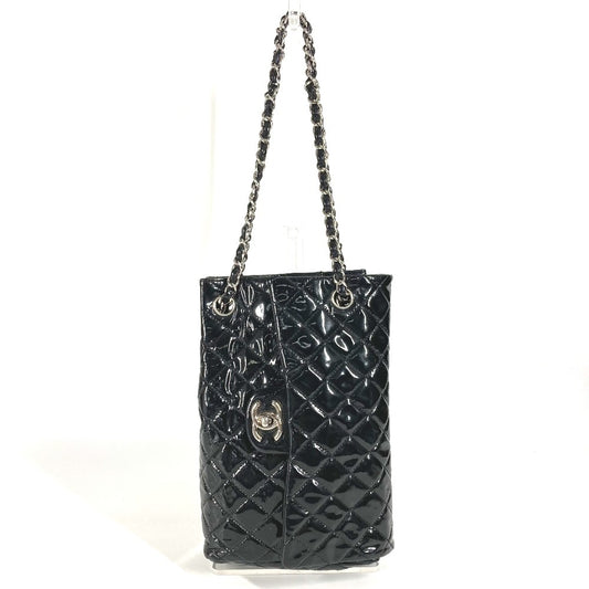 CHANEL CC ココマーク ロゴ 縦型 アップサイドダウン マトラッセ Wチェーン カバン 肩掛け フラップ ショルダーバッグ エナメル レディース ブラック