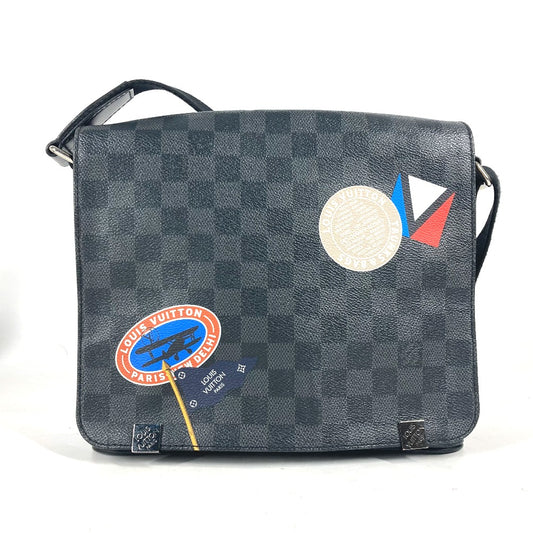 LOUIS VUITTON N41054 ダミエグラフィット ステッカーズ ディストリクトPM カバン 斜め掛け フラップ ショルダーバッグ ダミエグラフィットキャンバス ユニセックス ブラック
