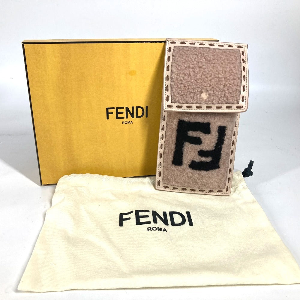 FENDI 7AS047 スマホケース フォンポーチ カバン FF ロゴ ファー チャーム ポーチ ファー レディース ベージュ
