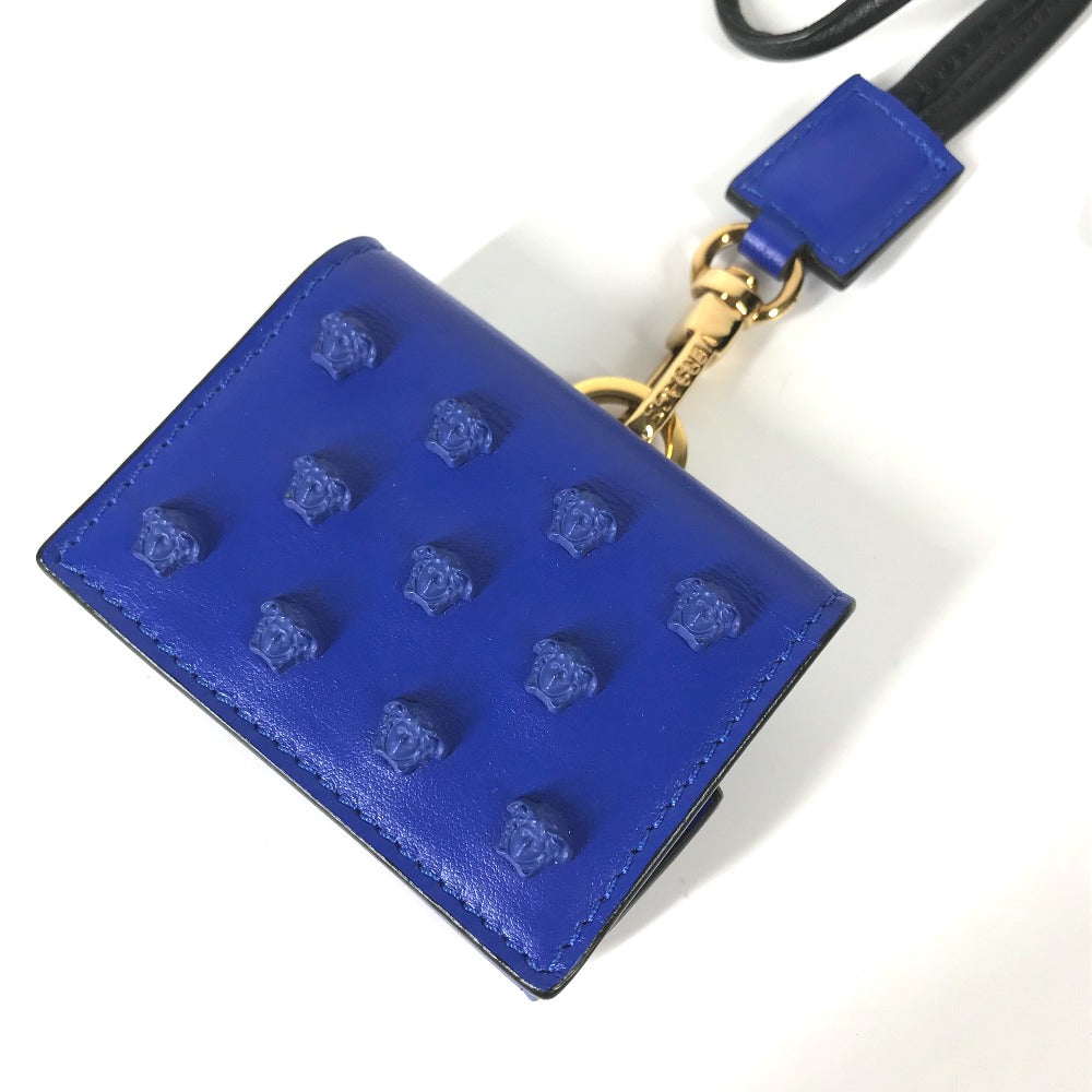 VERSACE メデューサ スタッズ エアポッズ ケース airpods ストラップ付き apple アップル イヤフォンケース レザー メンズ ブルー