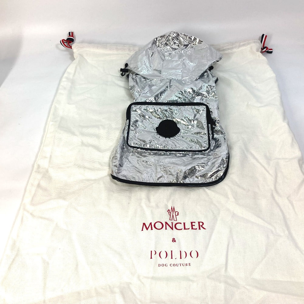 MONCLER Poldo Dog Coutureマント ドッグウェア 犬服 ロゴ コート ペット 服 アパレル 雑貨 ユニセックス シルバー
