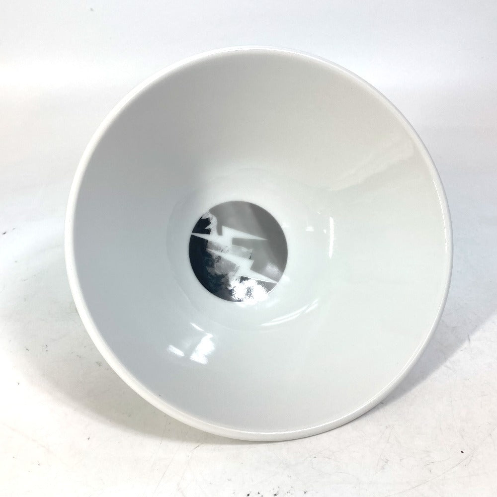 MONCLER x fragmentdesign collaboration ramen bowl and spoon set. This novelty item is not for sale and is perfect as a home décor item. Includes spoon, plate, and other tableware. Ceramic. Men's white.