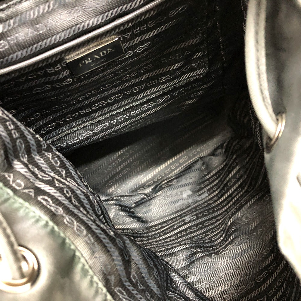PRADA BZ0032 トライアングルロゴ バックパック カバン リュックサック レザー レディース グレー