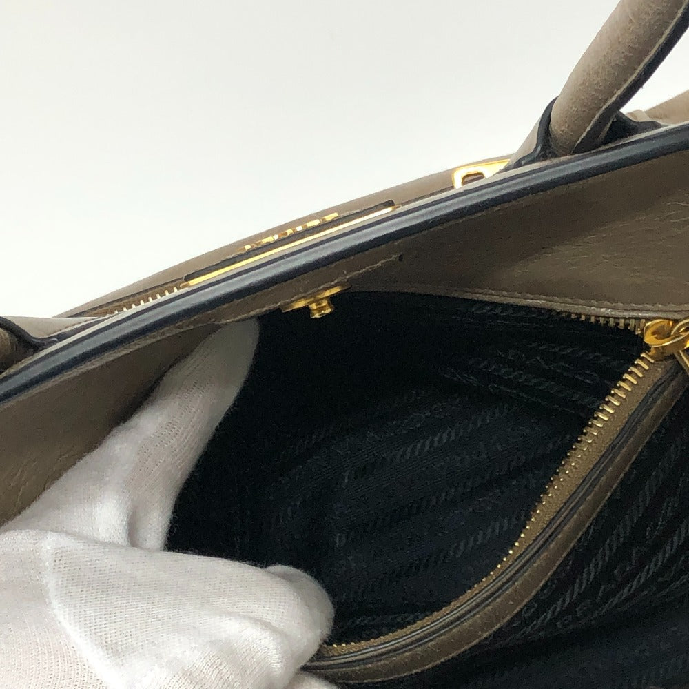 PRADA BN2626 ロゴ カバン 2WAY ハンドバッグ ショルダーバッグ 斜め掛け 三角プレート トートバッグ レザー レディース ブラウン
