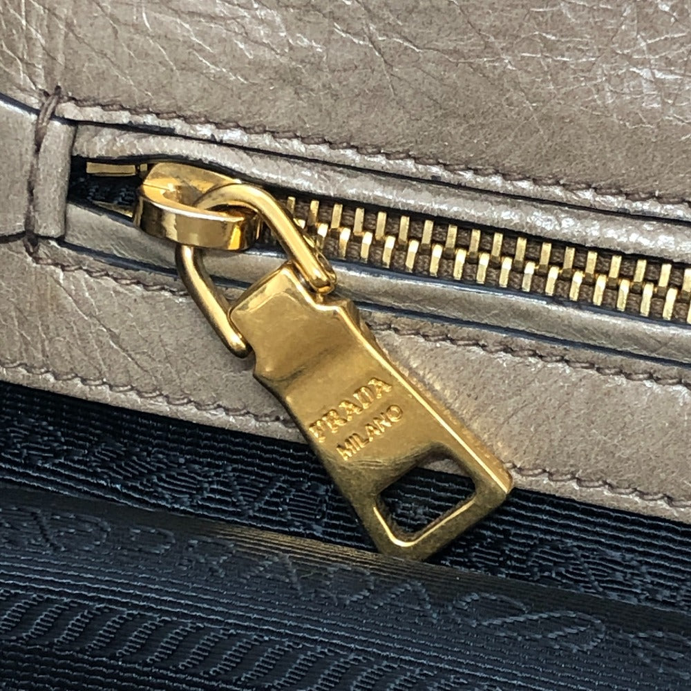PRADA BN2626 ロゴ カバン 2WAY ハンドバッグ ショルダーバッグ 斜め掛け 三角プレート トートバッグ レザー レディース ブラウン