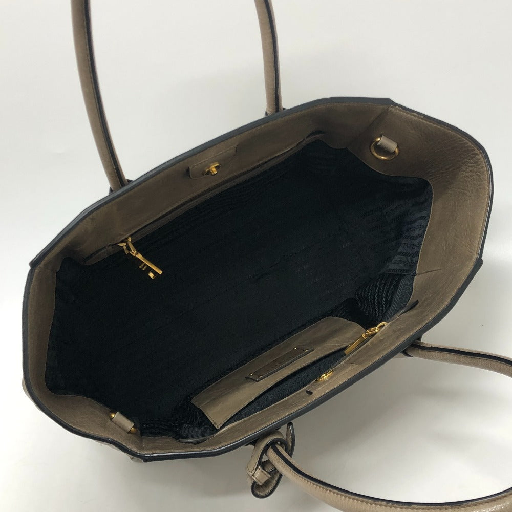 PRADA BN2626 ロゴ カバン 2WAY ハンドバッグ ショルダーバッグ 斜め掛け 三角プレート トートバッグ レザー レディース ブラウン