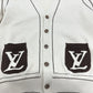 LOUIS VUITTON 1AFPXX シグネチャーライト LVロゴ アパレル ニット トップス 羽織り ステッチ 24SS カーディガン コットン メンズ ベージュ
