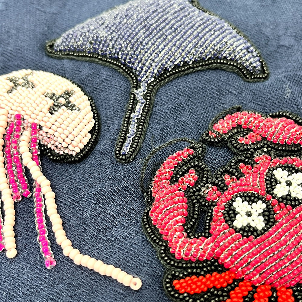 LOUIS VUITTON RM211V DG1 HLY11W Spring/Summer 2021 Beaded Animal &amp; Monogram Short Sleeve Top, Navy, Men's Knit T-Shirt