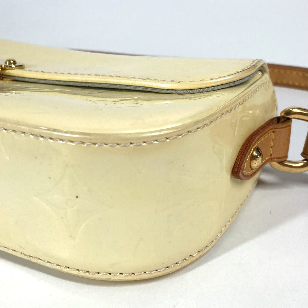 LOUIS VUITTON M91507 Monogram Vernis Malibu Street Flap Shoulder Bag, Women's, Perle White