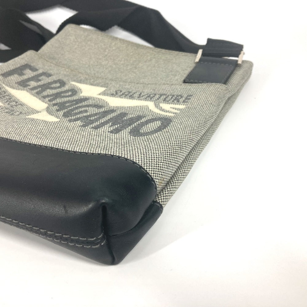 Salvatore Ferragamo ロゴ ポシェット カバン 斜め掛け ショルダーバッグ コーティングキャンバス ユニセックス グレー