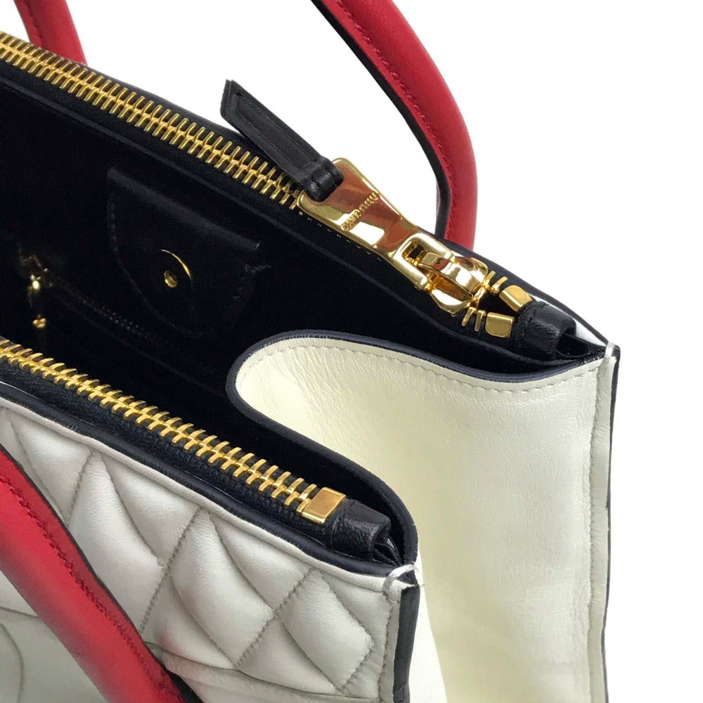 MIUMIU バイカー マテラッセ カバン ハンドバッグ ショルダーバッグ 斜め掛け ハンドバッグ ナッパレザー レディース ホワイト