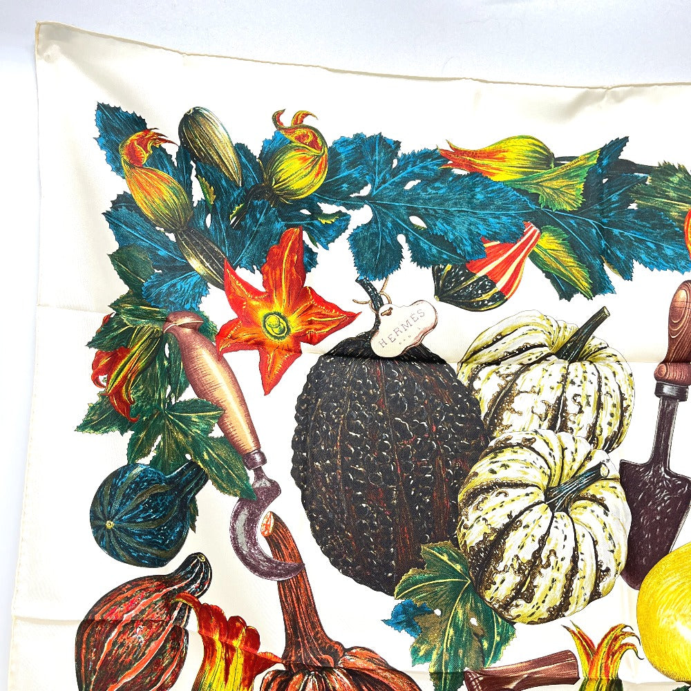 HERMES CITROUILLES &amp; COLOQU IN TES Pumpkin and Colocynth Carré 90 Scarf, Silk, Women's, White Beige, White