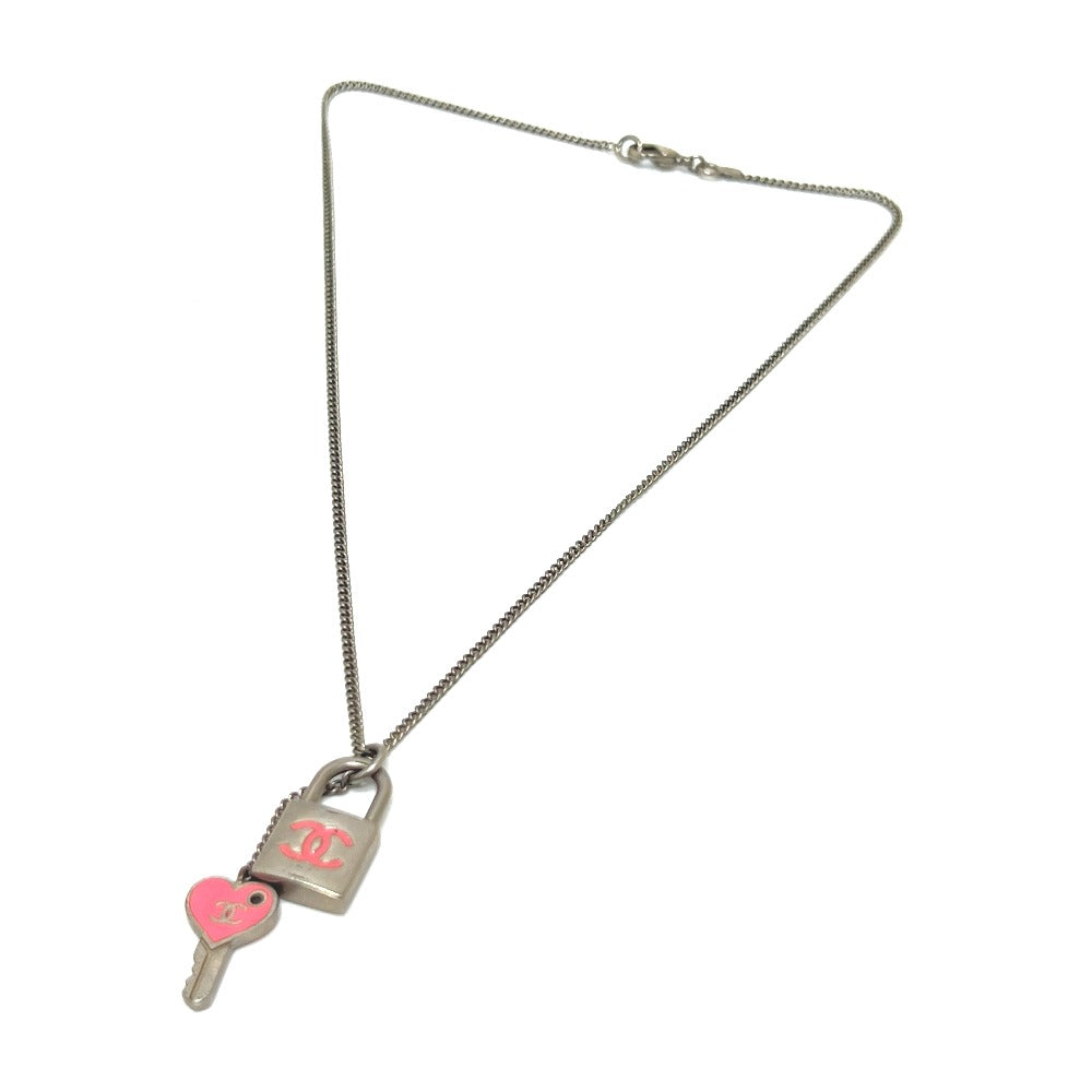 CHANEL 07P Coco Mark Padlock Cadena Heart Key Chain Accessory Necklace Metal Women's Silver
