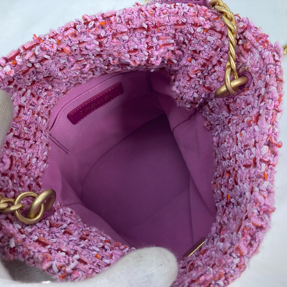CHANEL 2022SS CC Coco Mark Chain Bucket-Shaped Crossbody Pochette 2-Way Handbag/Shoulder Bag in Tweed, Pink