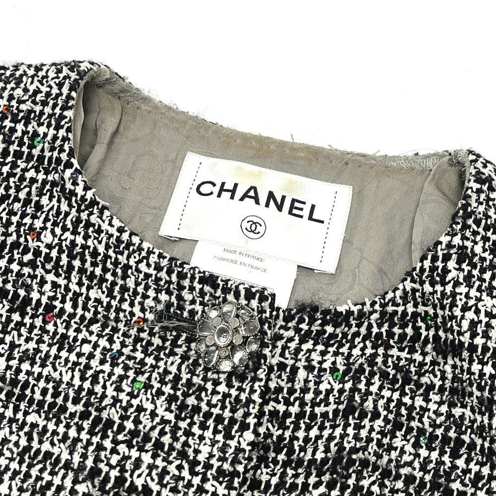 CHANEL P50738 Tweed Bijoux Flower Buttons Apparel, collarless, sequined outerwear Jacket tweed gray Used