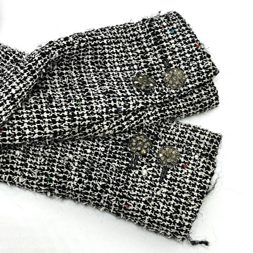 CHANEL P50738 Tweed Bijoux Flower Buttons Apparel, collarless, sequined outerwear Jacket tweed gray Used