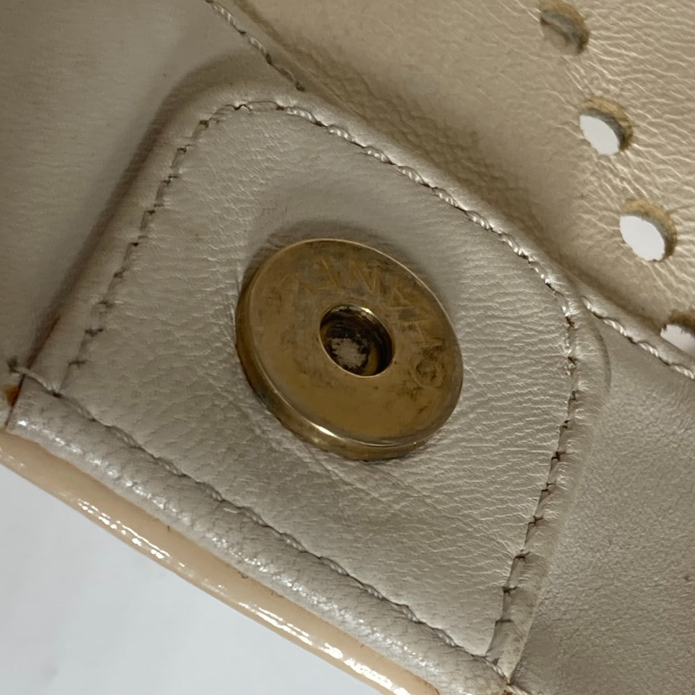 CHANEL カバン トートバッグ 肩掛け CC ロゴ パンチング チェーン ショルダーバッグ エナメル レディース アイボリー - brandshop-reference
