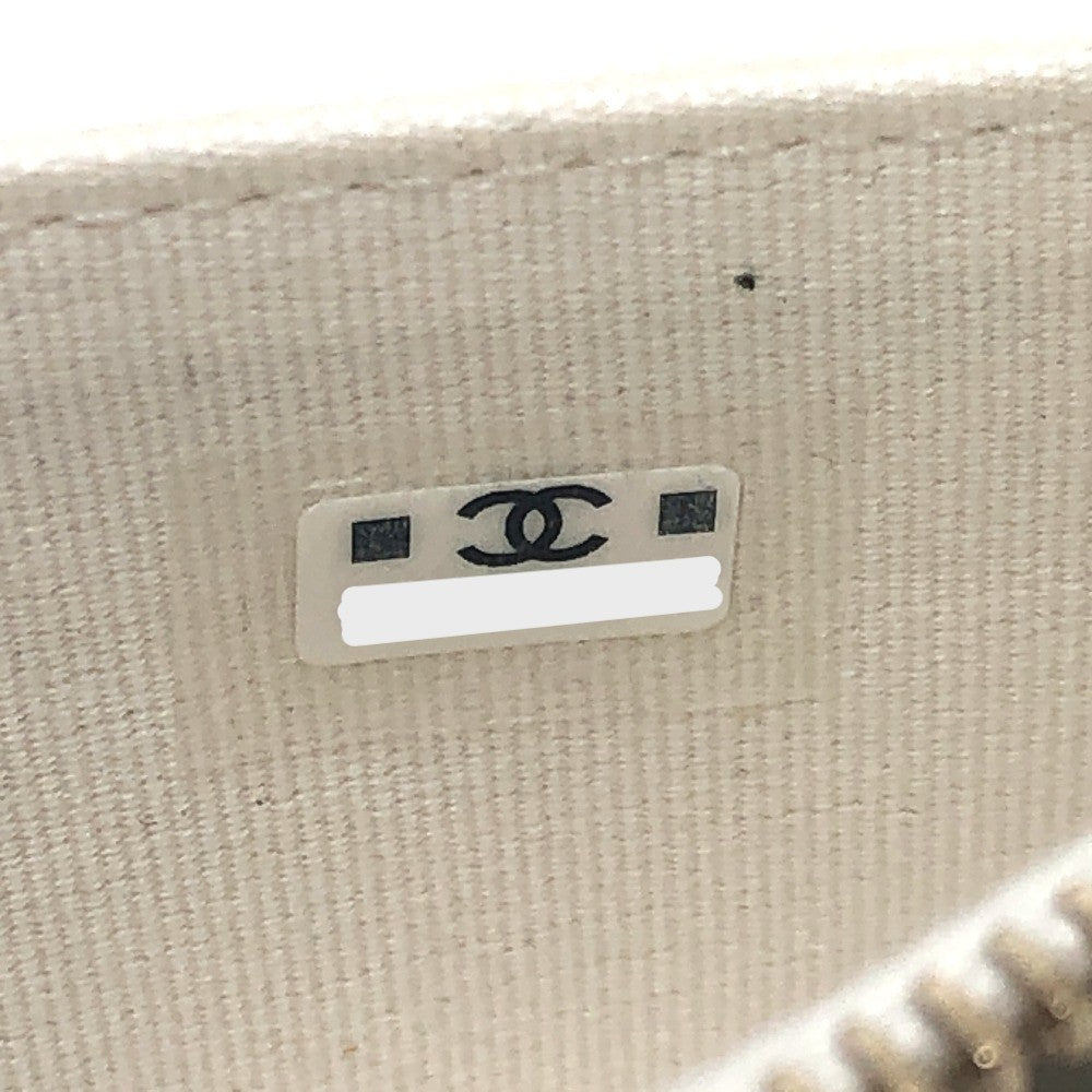 CHANEL AP4661 Cruise Collection CC Mark CC Logo Wallet Coin Compartment coin purse Fragment Case Zip Compact Wallet Card Case Caviar Leather White Used