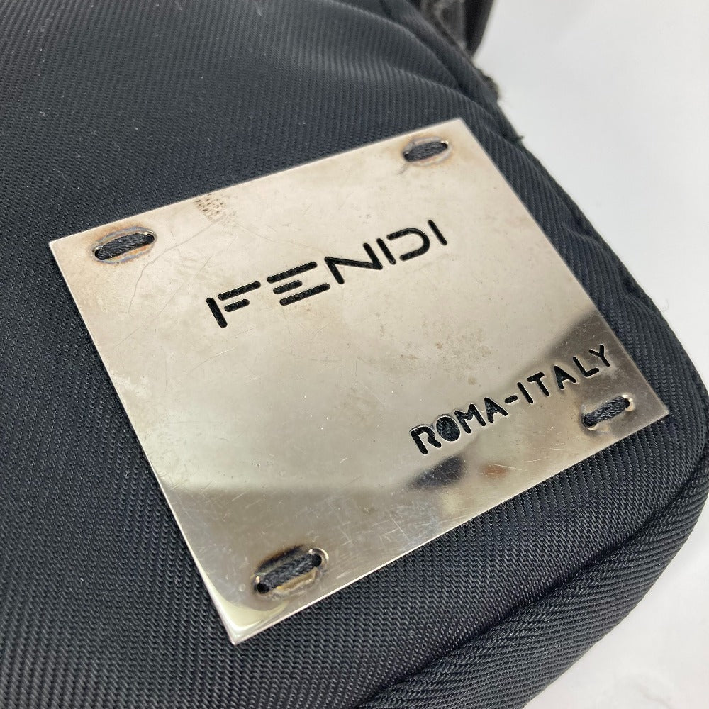 FENDI 斜め掛け ロゴ メタルプレート カバン ポシェット サコッシュ ショルダーバッグ ナイロン メンズ ブラック