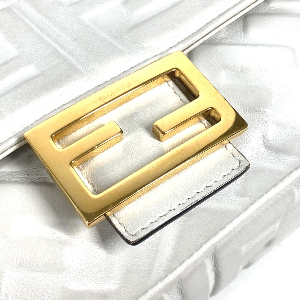 FENDI 8BR600 ズッカ マンマバケット 肩掛け 2WAYバッグ カバン ショルダーバッグ レザー レディース ホワイト