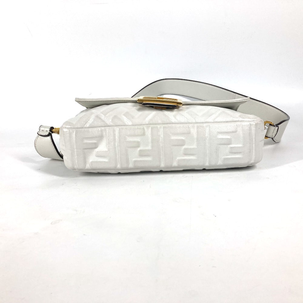 FENDI 8BR600 ズッカ マンマバケット 肩掛け 2WAYバッグ カバン ショルダーバッグ レザー レディース ホワイト