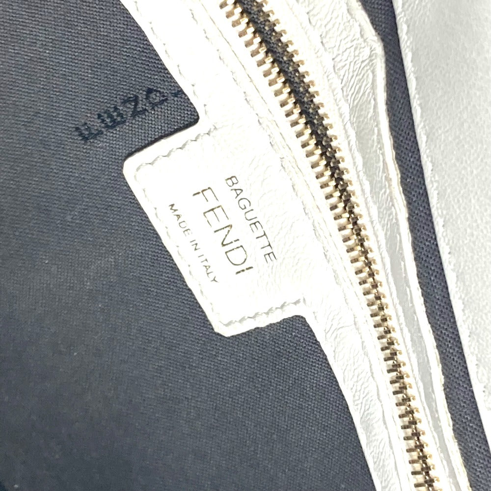 FENDI 8BR600 ズッカ マンマバケット 肩掛け 2WAYバッグ カバン ショルダーバッグ レザー レディース ホワイト