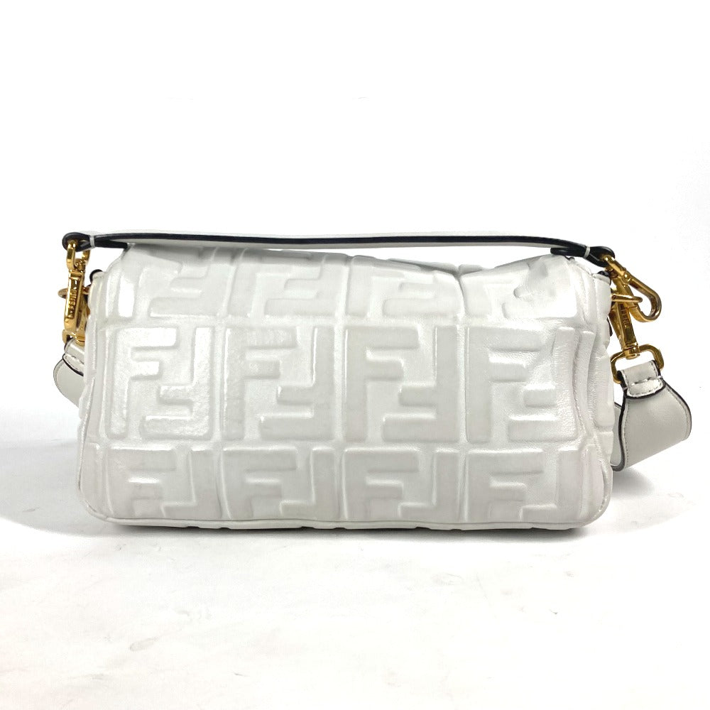 FENDI 8BR600 ズッカ マンマバケット 肩掛け 2WAYバッグ カバン ショルダーバッグ レザー レディース ホワイト