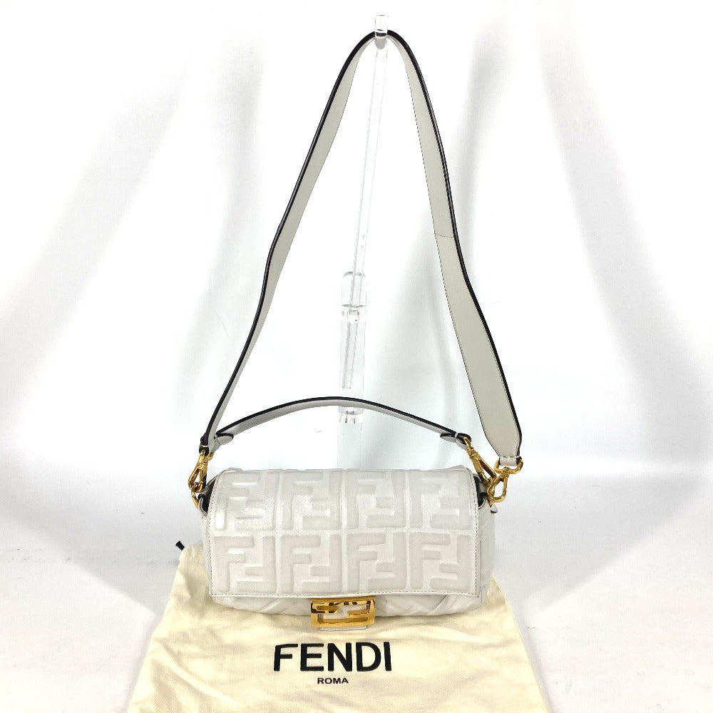 FENDI 8BR600 ズッカ マンマバケット 肩掛け 2WAYバッグ カバン ショルダーバッグ レザー レディース ホワイト
