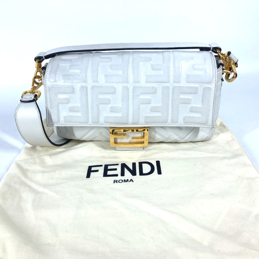 FENDI 8BR600 ズッカ マンマバケット 肩掛け 2WAYバッグ カバン ショルダーバッグ レザー レディース ホワイト