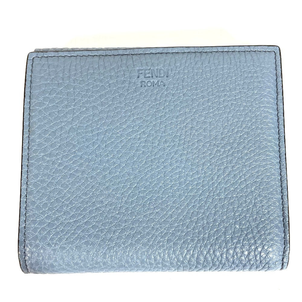 FENDI 8M0438 Peekaboo โลโก้ กระเป๋าสตางค์ใบสั้น กระเป๋าสตางค์พับสองทบ หนัง ยูนิเซ็กส์ สีฟ้า