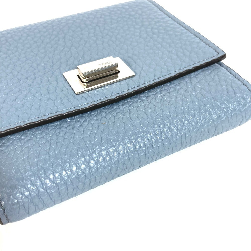 FENDI 8M0438 Peekaboo โลโก้ กระเป๋าสตางค์ใบสั้น กระเป๋าสตางค์พับสองทบ หนัง ยูนิเซ็กส์ สีฟ้า