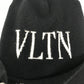 VALENTINO VLTN ロゴ ビーニー 帽子 ニット帽 ニットキャップ ニット帽 ウール メンズ ブラック