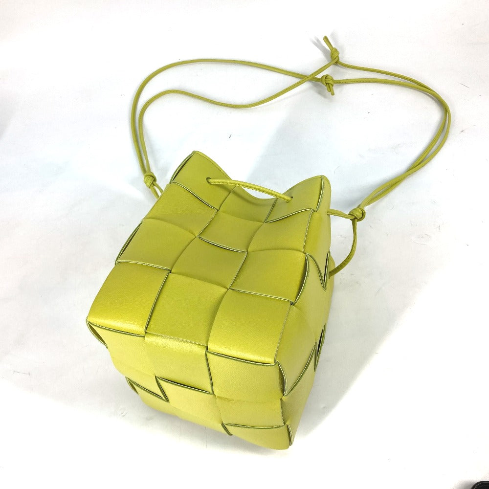 BOTTEGA VENETA 680218 Small Cassette Crossbody Bucket Bag, Crossbody Bucket Pochette Shoulder Bag in Calfskin Leather, Kiwi and Light Green