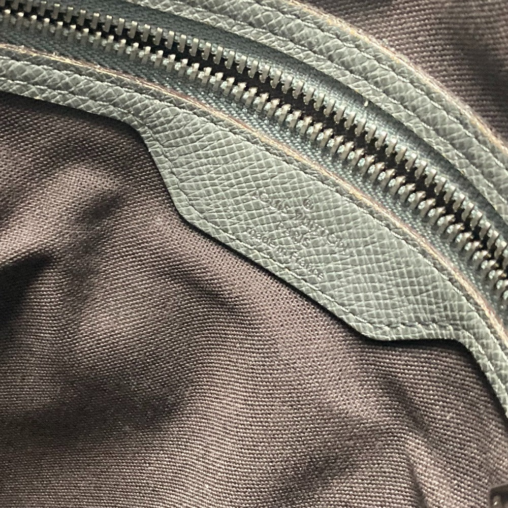 LOUIS VUITTON M32623 タイガ ロマンMM カバン 斜め掛け フラップ メッセンジャーバッグ ショルダーバッグ タイガレザー メンズ グラシエ グレー