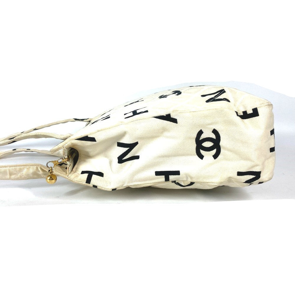 CHANEL ヴィンテージ CC ココマーク ロゴ アイコン カバン 肩掛け トートバッグ ショルダーバッグ キャンバス レディース ホワイト