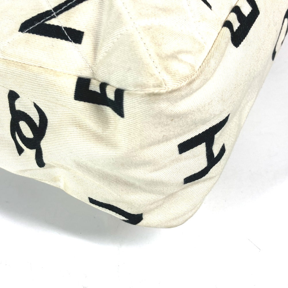 CHANEL ヴィンテージ CC ココマーク ロゴ アイコン カバン 肩掛け トートバッグ ショルダーバッグ キャンバス レディース ホワイト