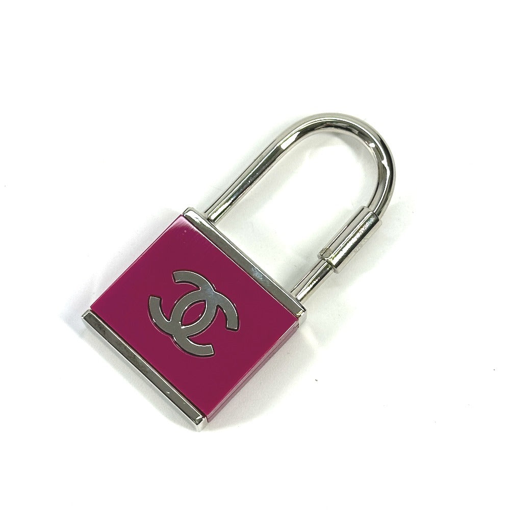 CHANEL 02C CC ココマーク ロゴ 鍵 KEY型 チャーム メタル レディース ピンク