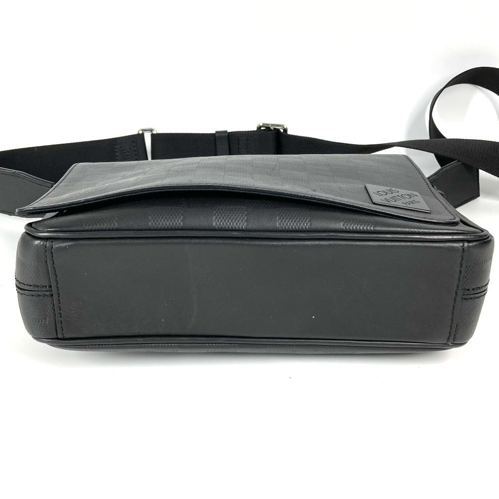 LOUIS VUITTON N42711 ダミエアンフィニ ディストリクト PM NV3　 斜め掛け カバン フラップ メッセンジャーバッグ ショルダーバッグ ダミエアンフィニレザー ユニセックス ノワール ブラック