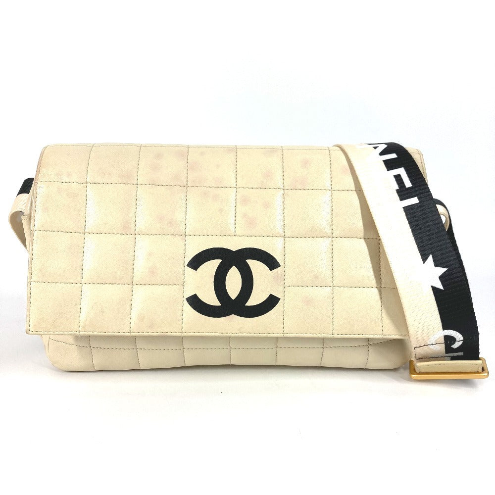 CHANEL CC ココマーク チョコバー バイカラー 斜め掛け カバン フラップ ポシェット ショルダーバッグ レザー レディース ホワイト