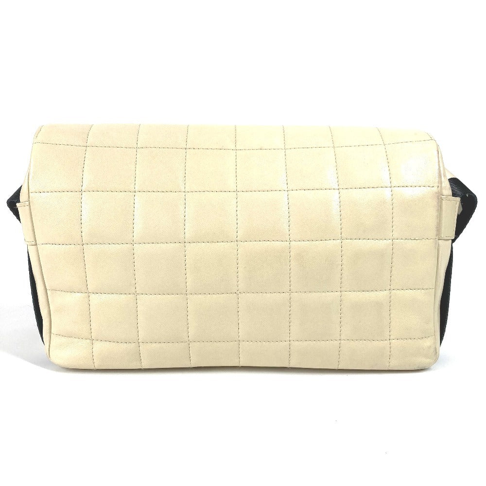 CHANEL CC ココマーク チョコバー バイカラー 斜め掛け カバン フラップ ポシェット ショルダーバッグ レザー レディース ホワイト