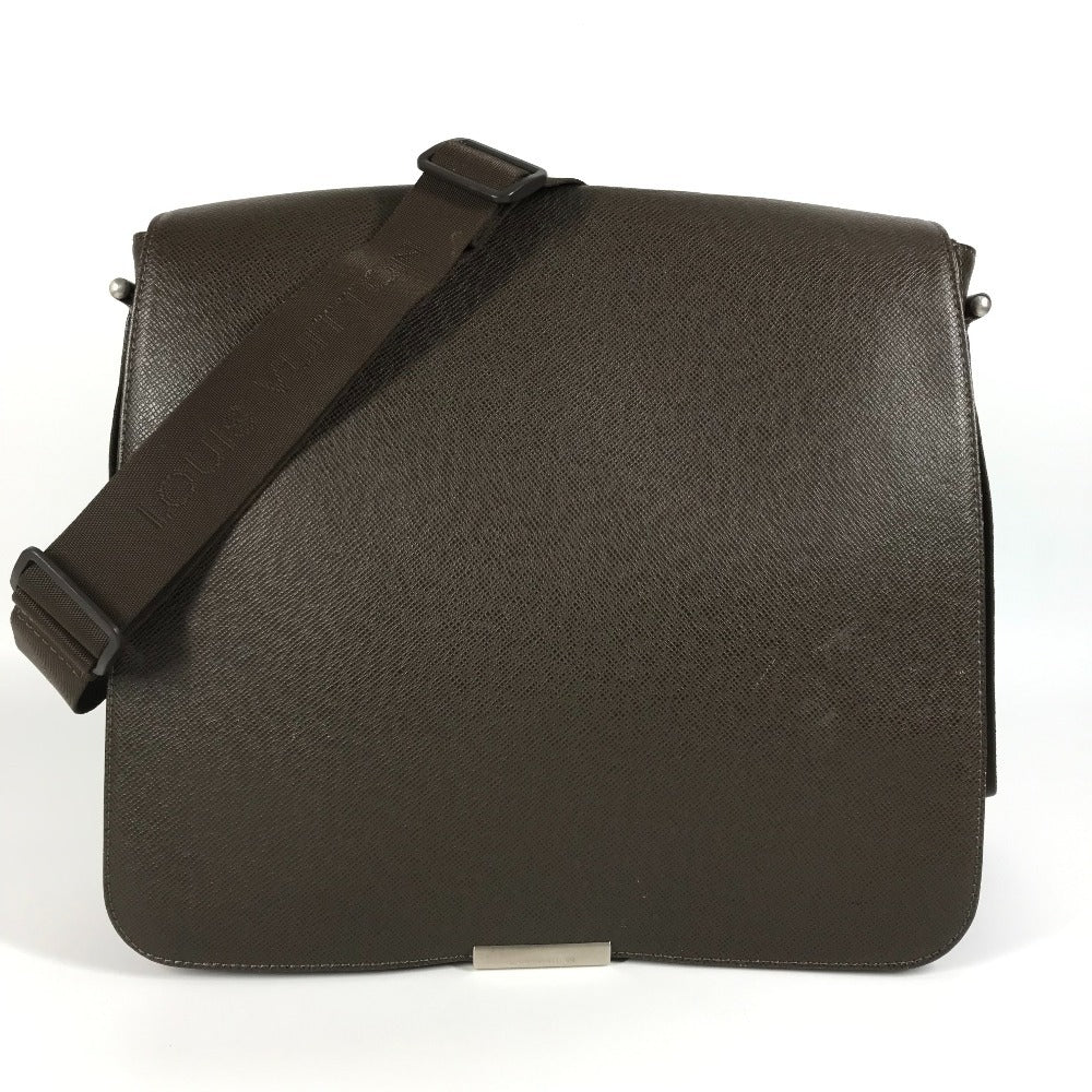 LOUIS VUITTON M30148 Taiga Victor Crossbody Flap Messenger Bag Shoulder Bag Taiga Leather Unisex Grizzly Brown