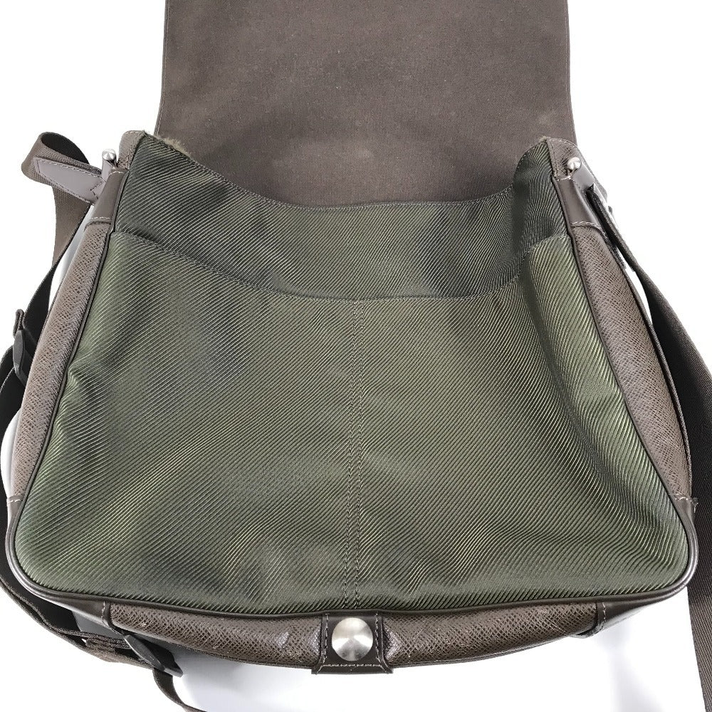 LOUIS VUITTON M30148 Taiga Victor Crossbody Flap Messenger Bag Shoulder Bag Taiga Leather Unisex Grizzly Brown