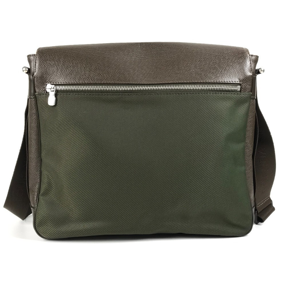 LOUIS VUITTON M30148 Taiga Victor Crossbody Flap Messenger Bag Shoulder Bag Taiga Leather Unisex Grizzly Brown