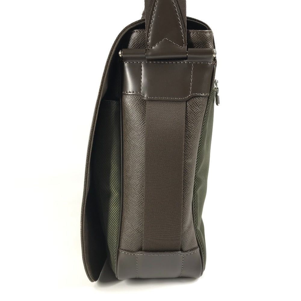 LOUIS VUITTON M30148 Taiga Victor Crossbody Flap Messenger Bag Shoulder Bag Taiga Leather Unisex Grizzly Brown